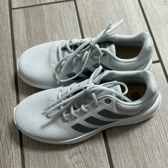 Adidas cloud foam shoes - Picture 2 of 5
